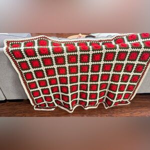 Vintage Crochet 3D Rose Granny Square Afghan Throw 68” x 42” Red/Green‎